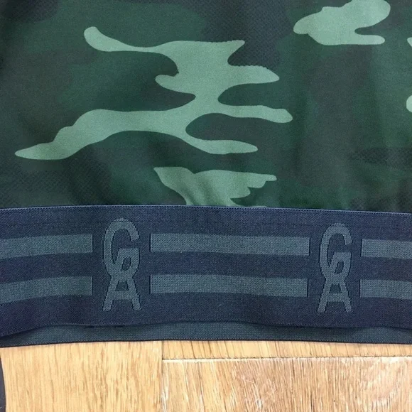 GOOD AMERICAN Icon Jersey Workout Camo Crop Top Size M - Picture 7 of 12